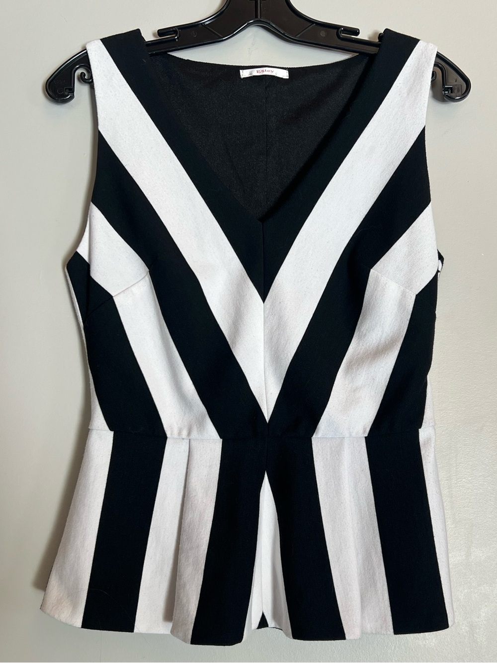 Esley Black White Chevron Stripe Sleeveless Peplum Top V Neck Geometric Blouse